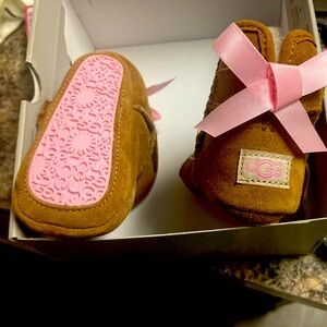 Infants Ugg 1 Jesse Bow II Boots Size 0/1